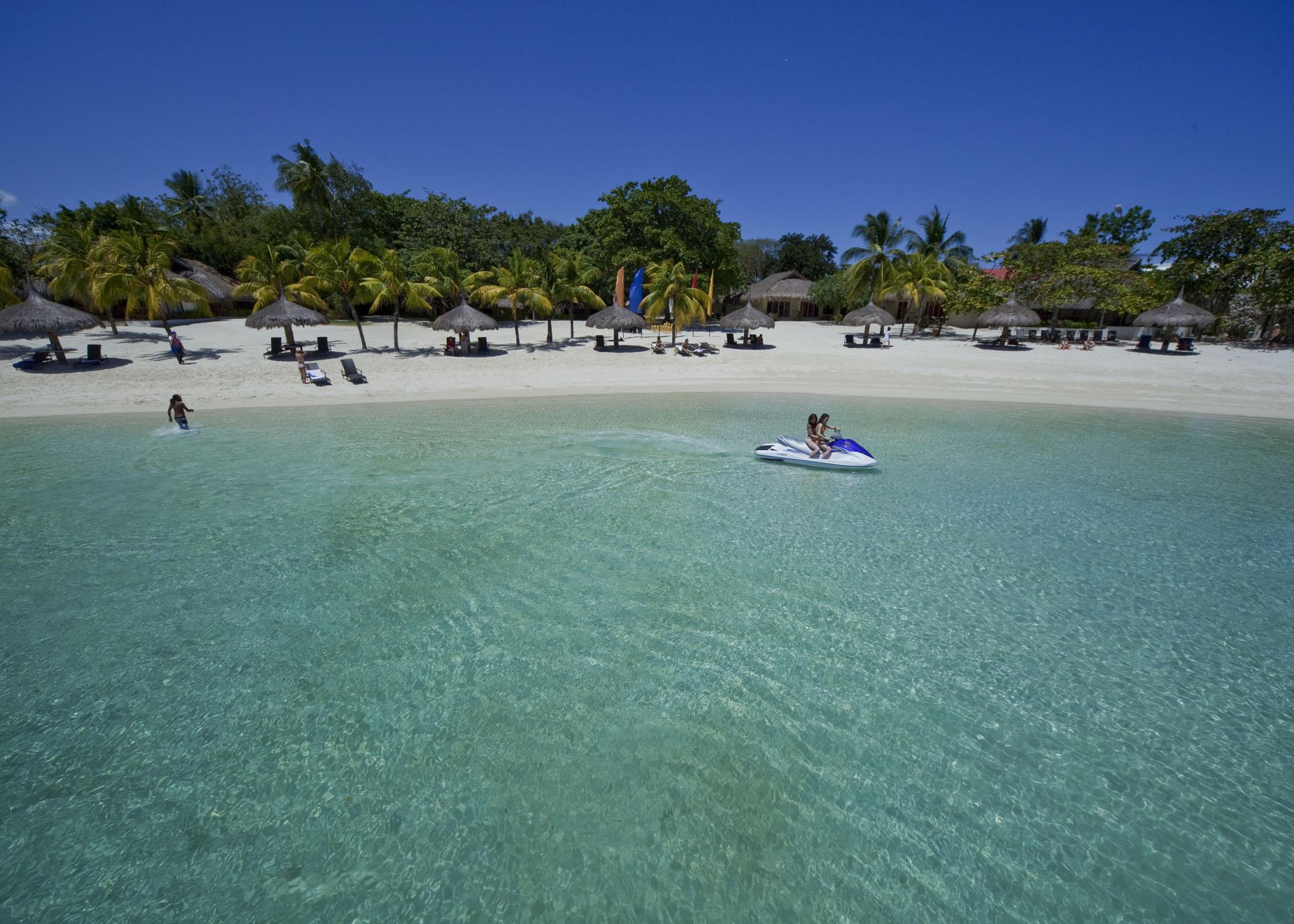 מקטאן Bluewater Maribago Beach Resort מראה חיצוני תמונה